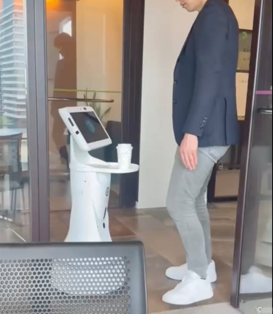 接客・防犯両立のロボット、小売業界で導入拡大　万引き増加背景に需要急伸