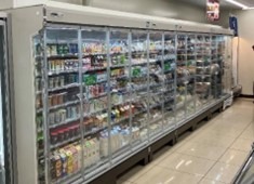 ローソン、冷蔵・冷凍ショーケースの省エネ化に向けた実証実験対象を90店舗に拡大 画像
