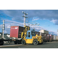 ファミマ、モーダルシフト実施　PB水の輸送に貨物鉄道を利用